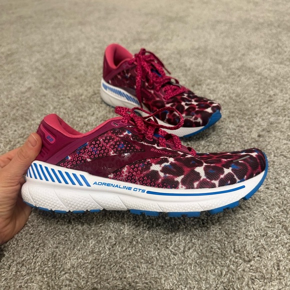 Brooks Women's Adrenaline GTS 22 Supportive Running Shoe - size 7.5 - Picture 6 of 6